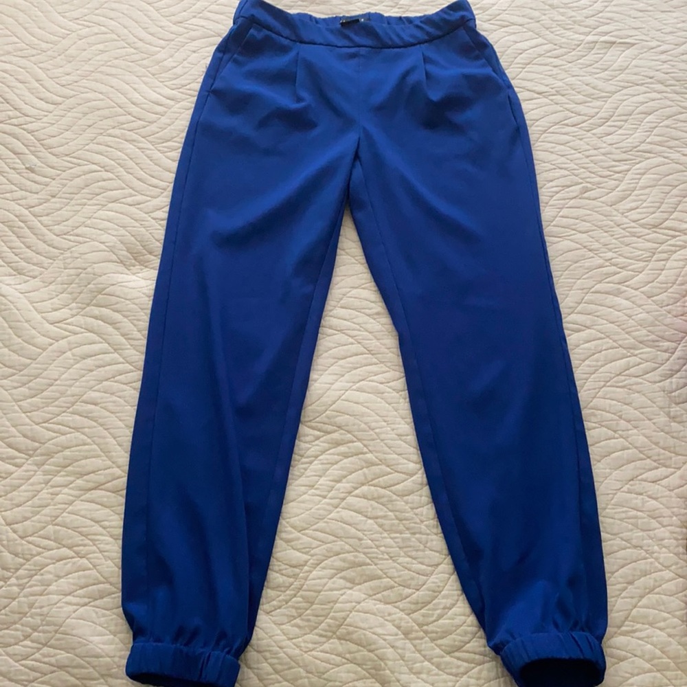 Trouvé, blue pant, 00